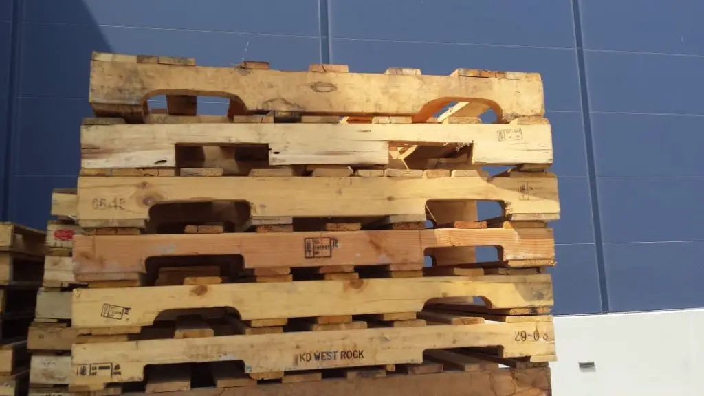 How to Make a Sofa Bed from Pallets